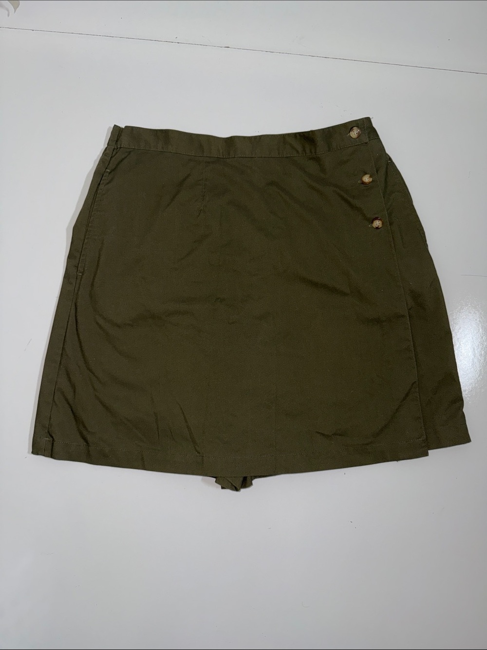 Women’s Olive A-Line Button Detail Skort